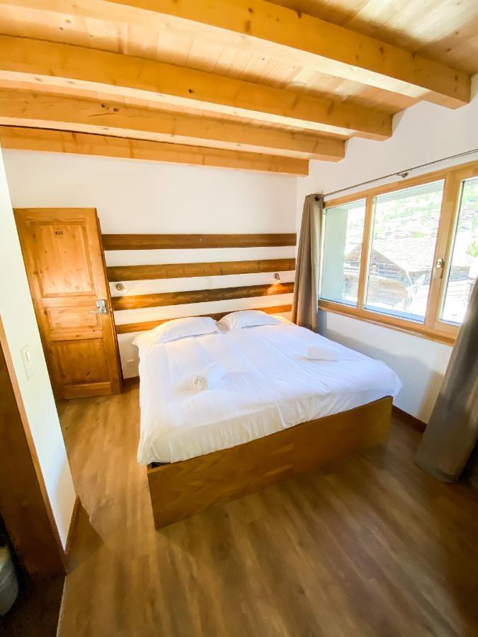 La Baraka Hostel Bagnes Dış mekan fotoğraf